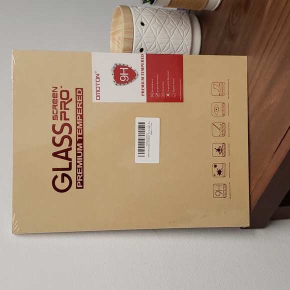 NIB Omoton Surface Pro Screen protector - Picture 2 of 2